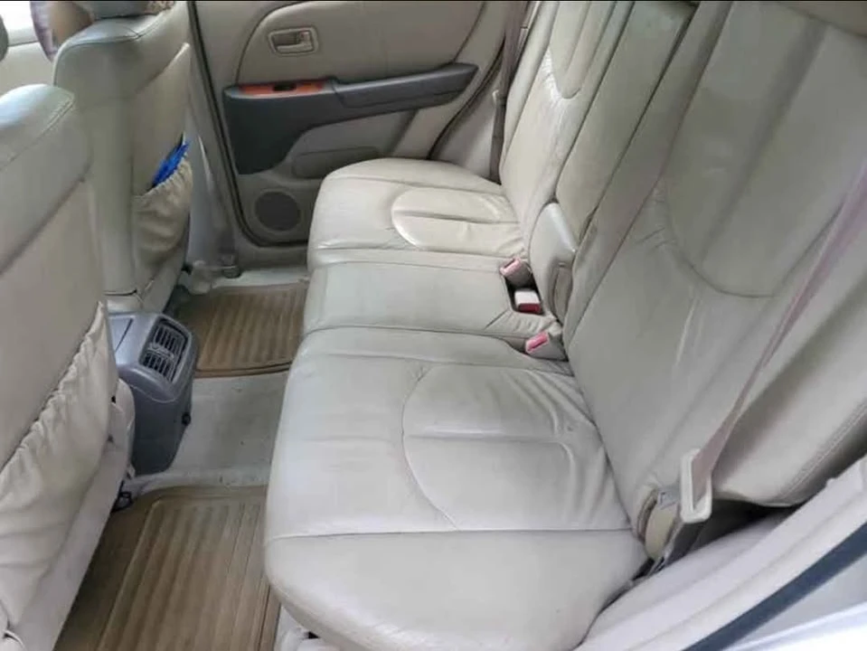 2000 Lexus RX 1st Gen - Image 10 of 13