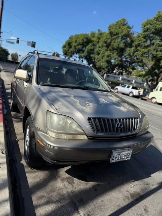 2000 Lexus RX 1st Gen - Image 2 of 6
