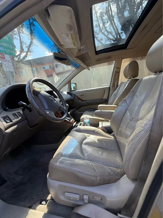 2000 Lexus RX 1st Gen - Image 5 of 6