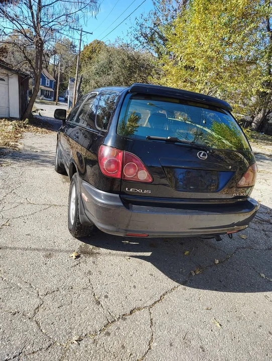2000 Lexus RX 1st Gen - Image 2 of 10