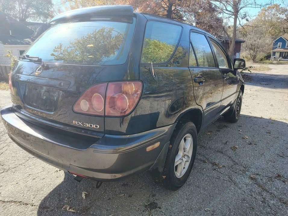 2000 Lexus RX 1st Gen - Image 7 of 10