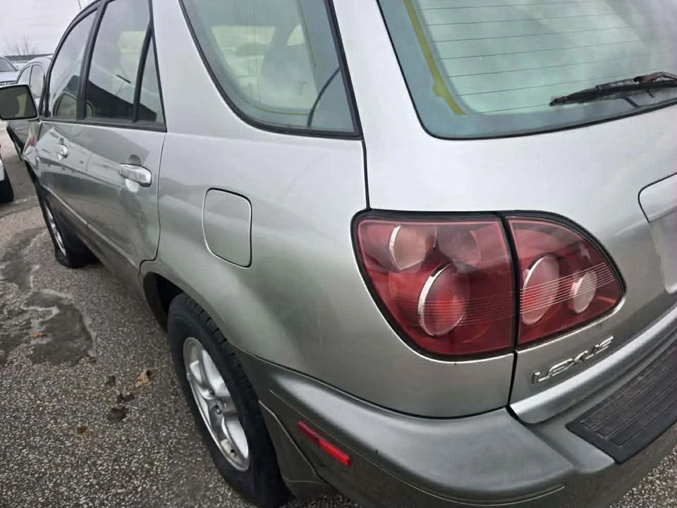 2000 Lexus RX 1st Gen - Image 4 of 10