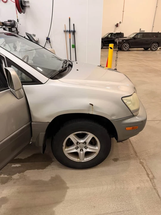 2000 Lexus RX 1st Gen - Image 13 of 20