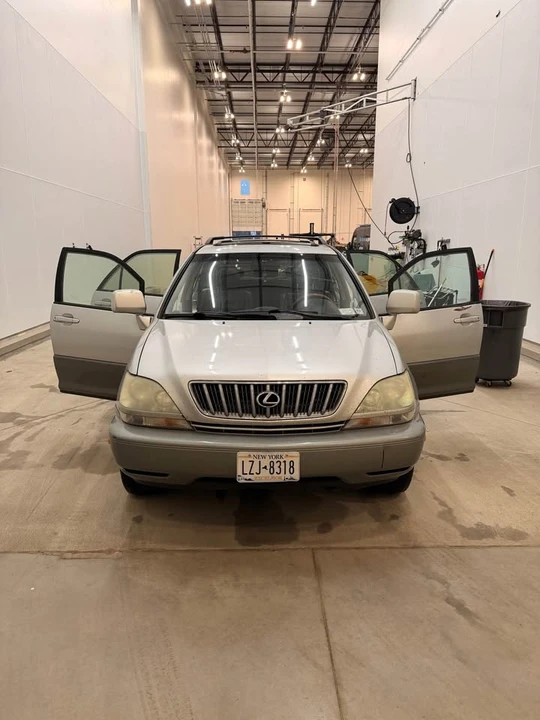 2000 Lexus RX 1st Gen - Image 12 of 20