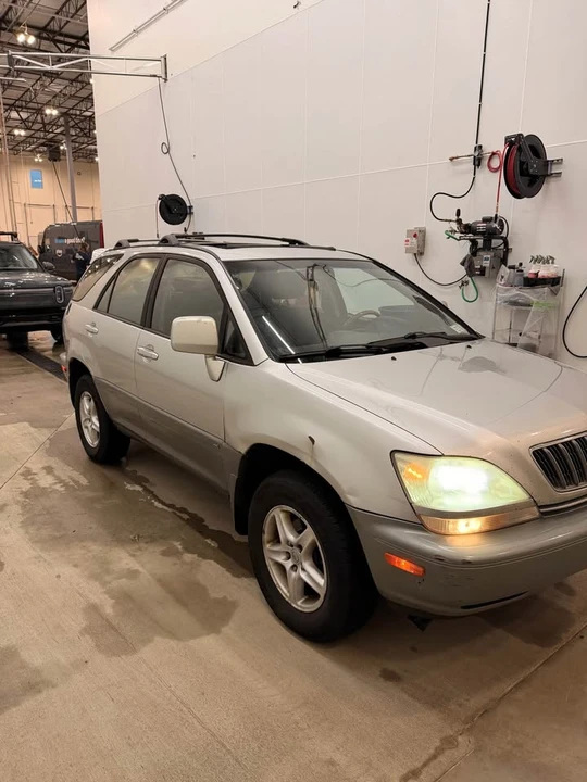 2000 Lexus RX 1st Gen - Image 3 of 20