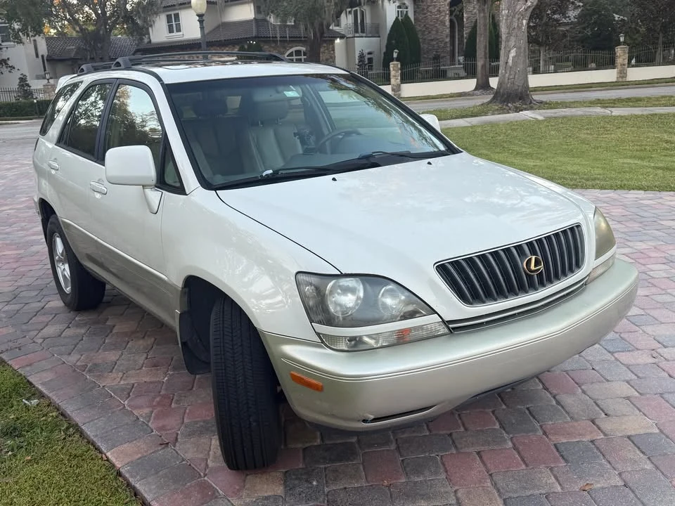 2000 Lexus RX 1st Gen - Image 2 of 6