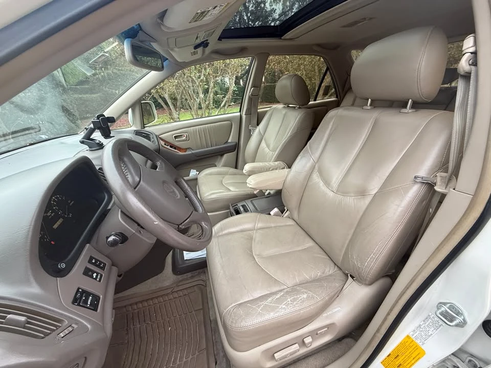 2000 Lexus RX 1st Gen - Image 3 of 6
