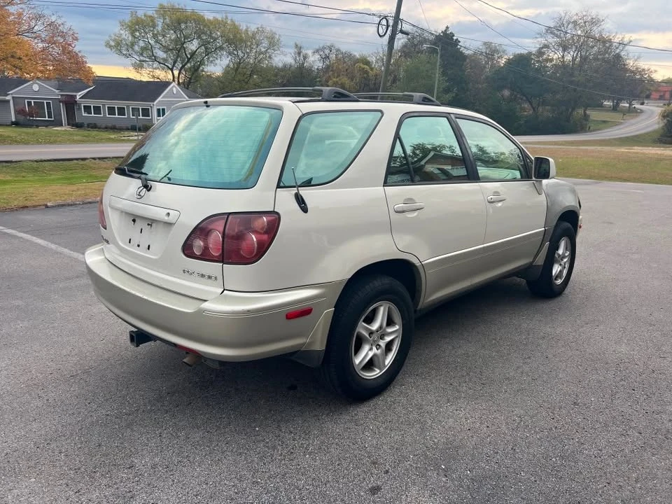 2000 Lexus RX 1st Gen - Image 2 of 9