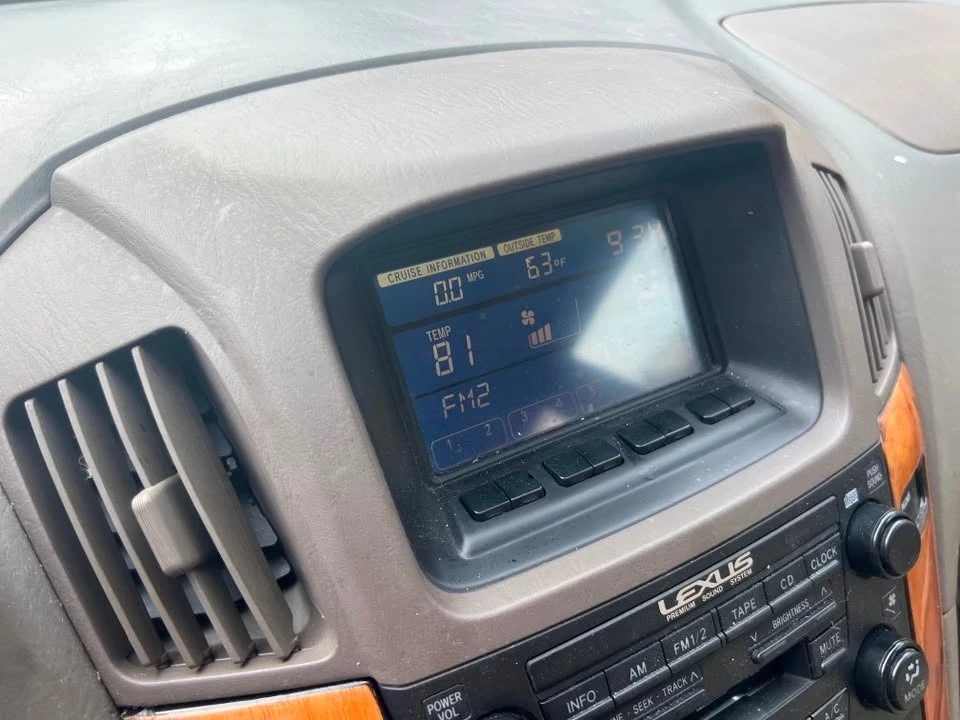 2000 Lexus RX 1st Gen - Image 7 of 9