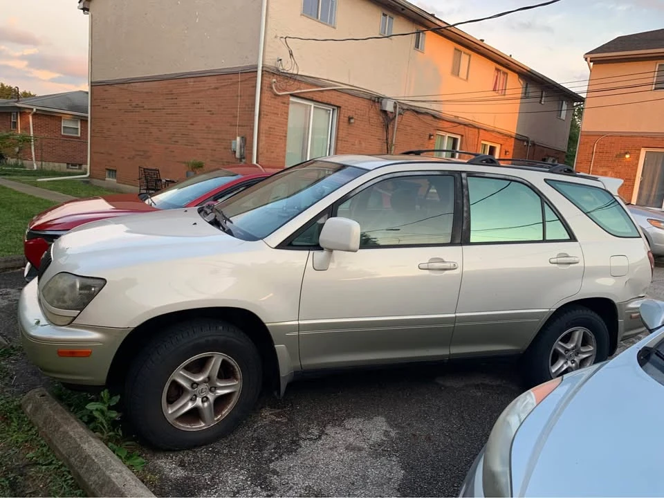 2000 Lexus RX 1st Gen - Image 2 of 4