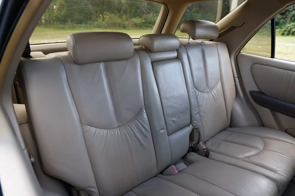 2000 Lexus RX 1st Gen - Image 5 of 11