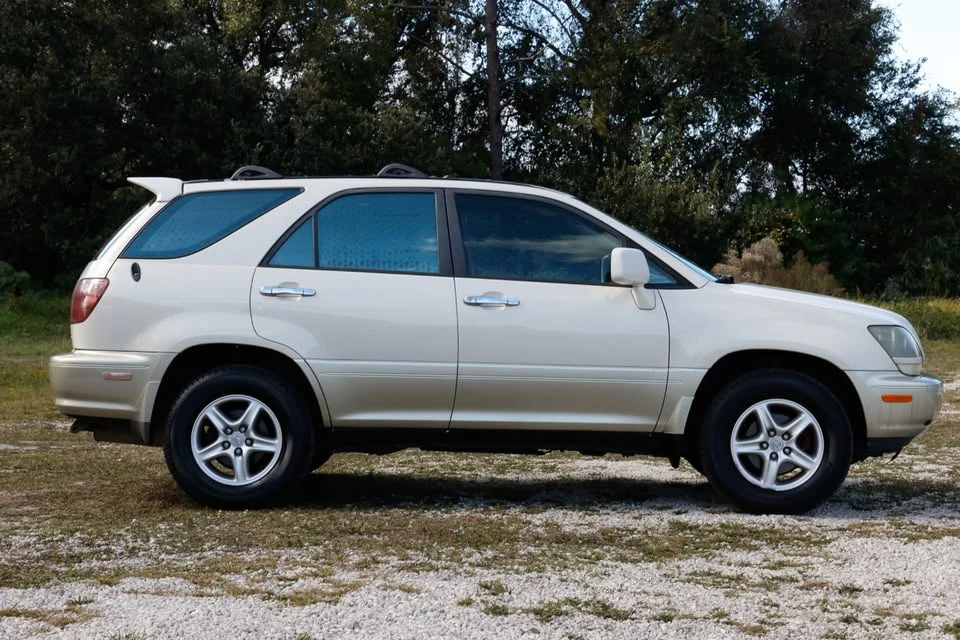 2000 Lexus RX 1st Gen - Image 8 of 11