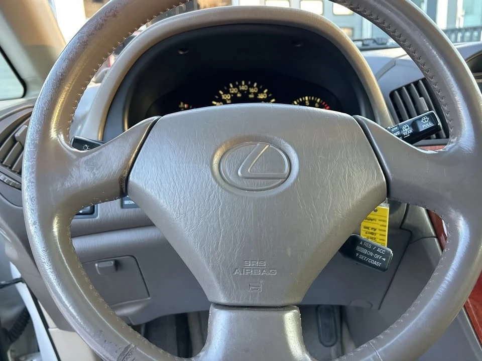 2000 Lexus RX 1st Gen - Image 15 of 17