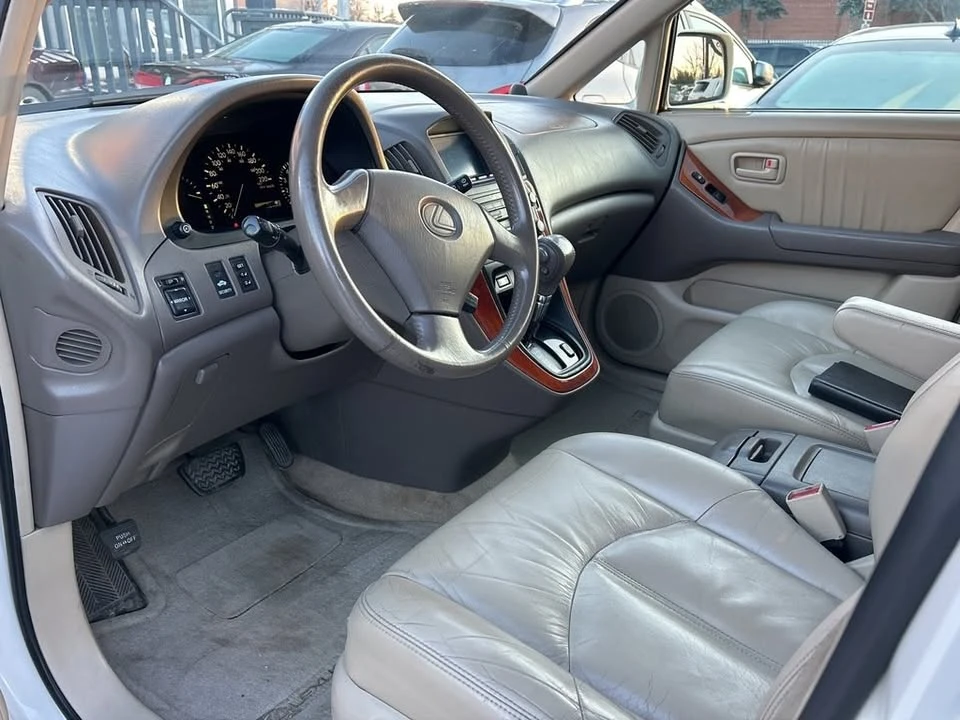 2000 Lexus RX 1st Gen - Image 8 of 17