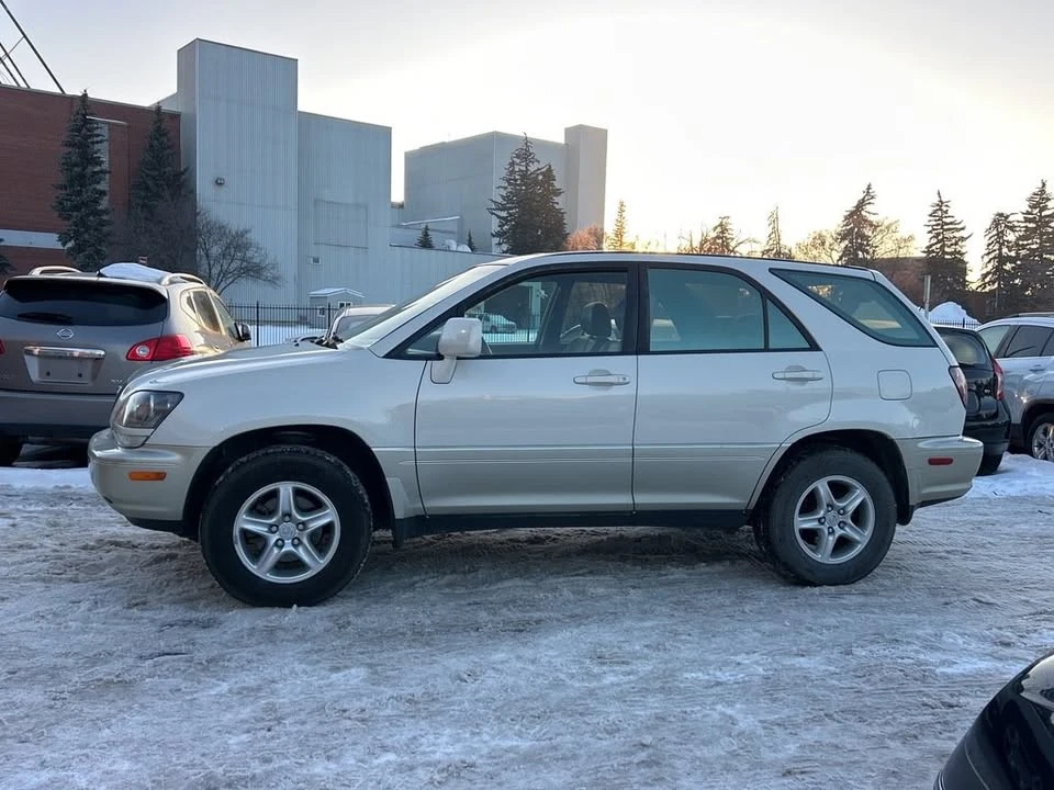 2000 Lexus RX 1st Gen - Image 2 of 17