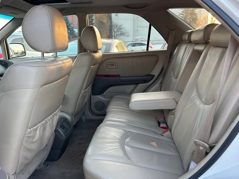 2000 Lexus RX 1st Gen - Image 12 of 17