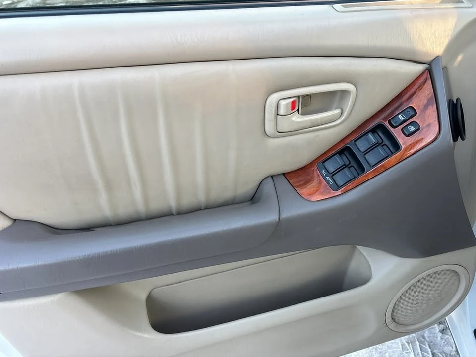 2000 Lexus RX 1st Gen - Image 7 of 17