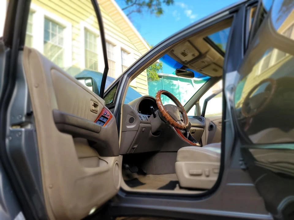 2000 Lexus RX 1st Gen - Image 11 of 19