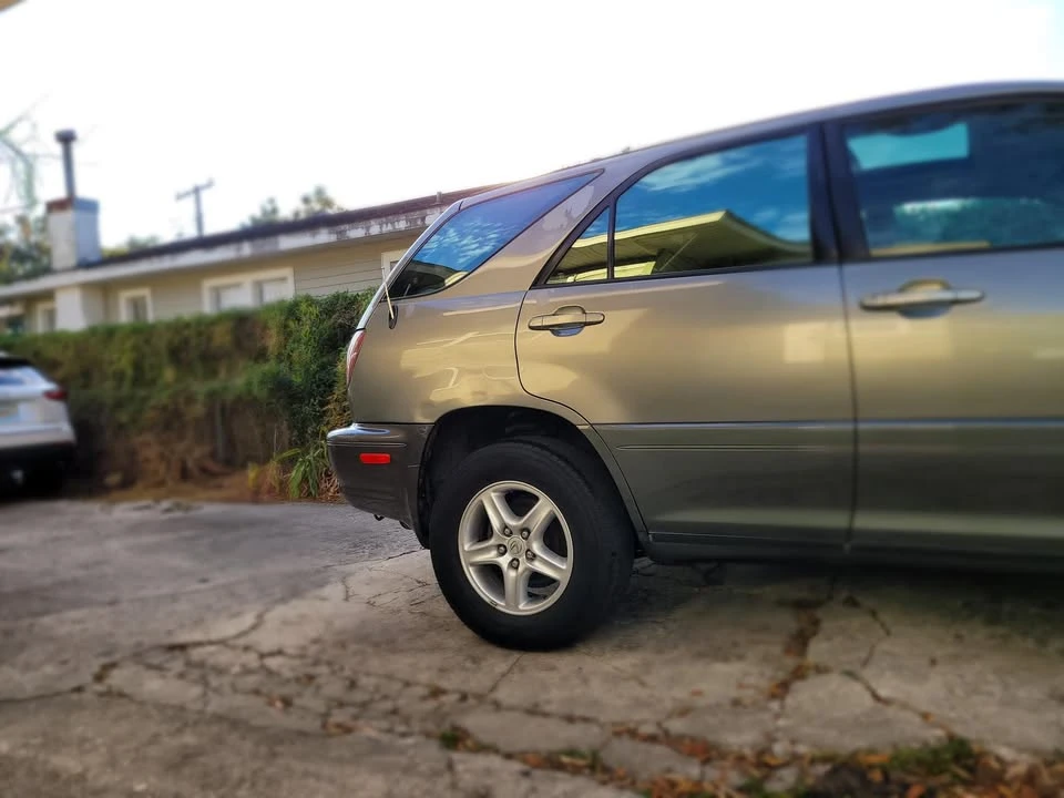 2000 Lexus RX 1st Gen - Image 18 of 19