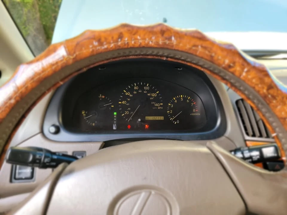 2000 Lexus RX 1st Gen - Image 13 of 19