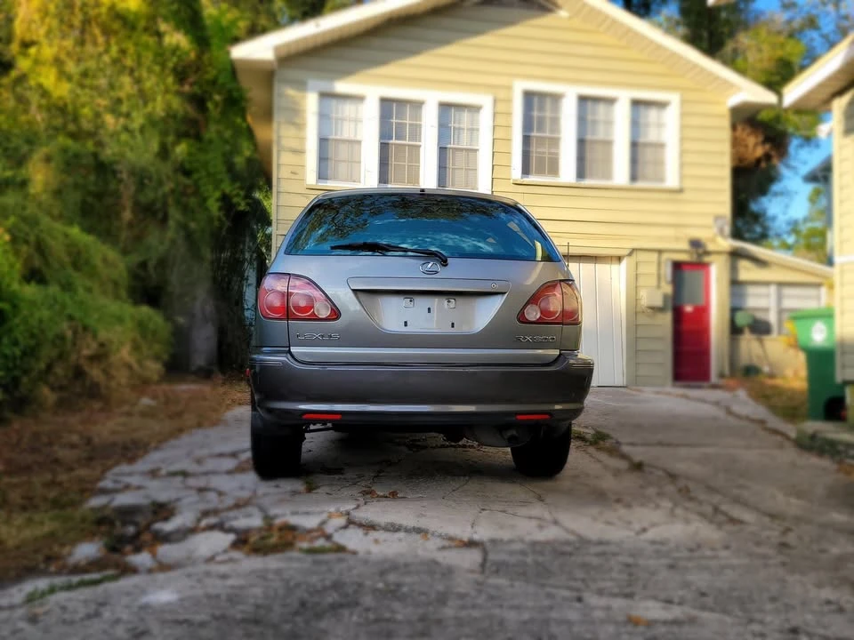 2000 Lexus RX 1st Gen - Image 16 of 19
