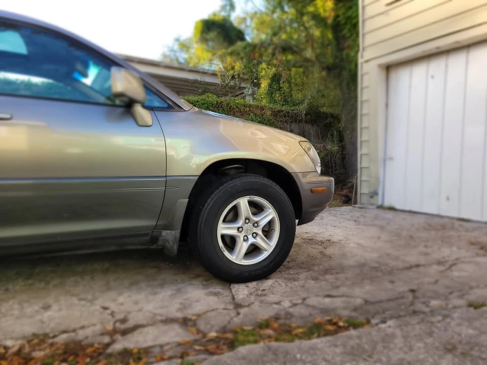 2000 Lexus RX 1st Gen - Image 17 of 19