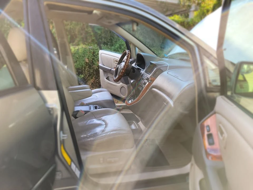2000 Lexus RX 1st Gen - Image 5 of 19