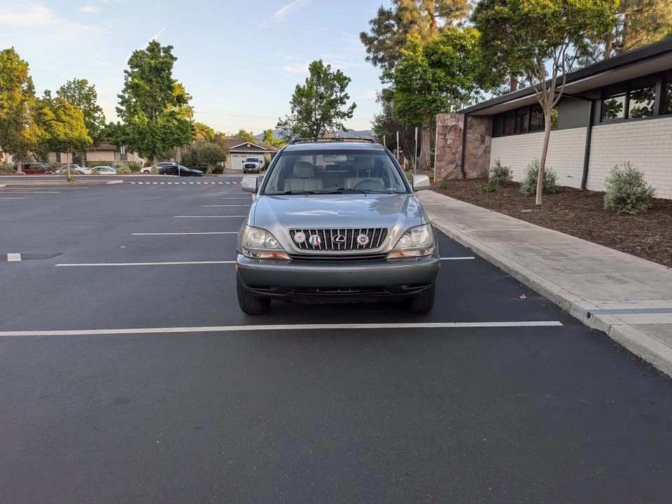 2000 Lexus RX 1st Gen - Image 2 of 15