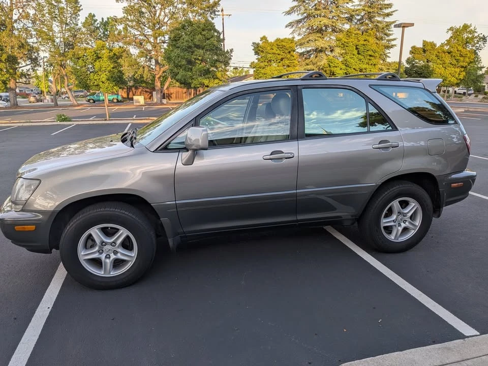 2000 Lexus RX 1st Gen - Image 3 of 15