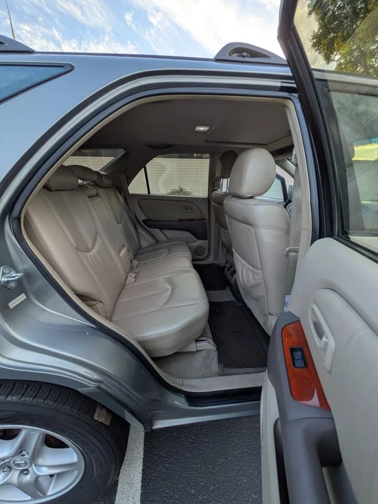 2000 Lexus RX 1st Gen - Image 7 of 15