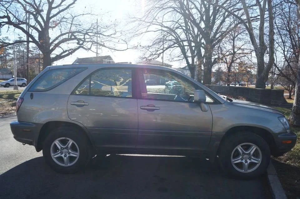 2000 Lexus RX 1st Gen - Image 12 of 20