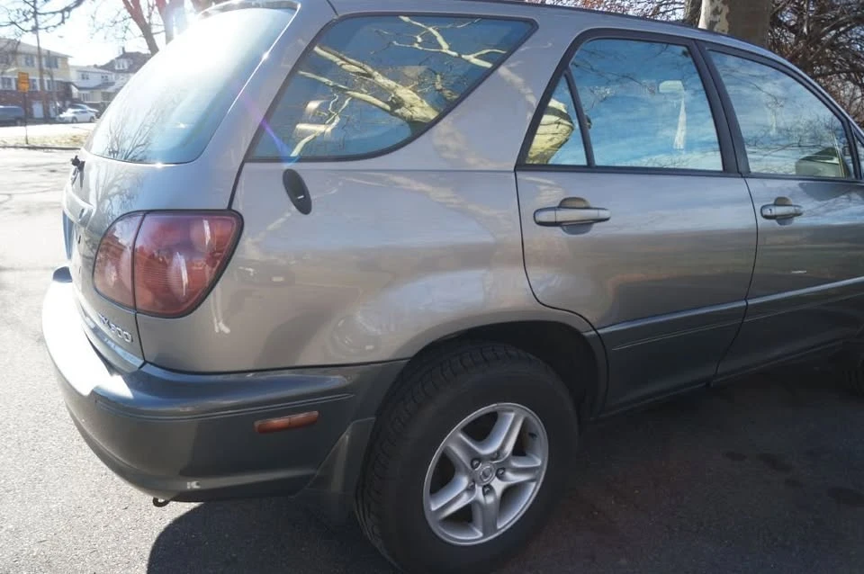 2000 Lexus RX 1st Gen - Image 10 of 20
