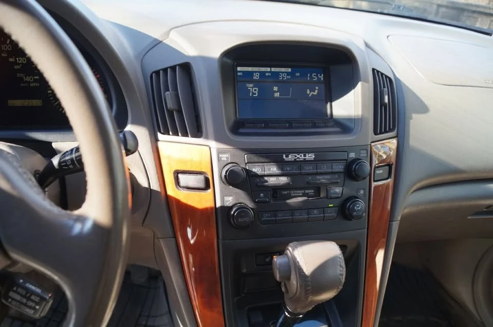 2000 Lexus RX 1st Gen - Image 19 of 20
