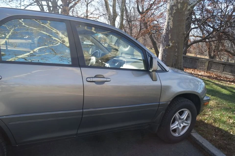2000 Lexus RX 1st Gen - Image 11 of 20