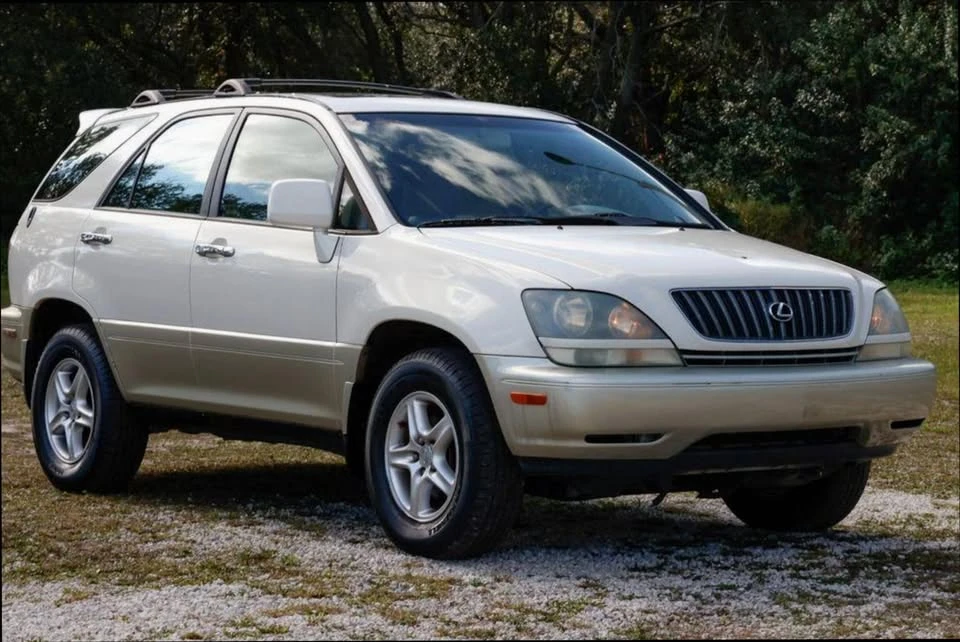 2000 Lexus RX 1st Gen - Image 13 of 16