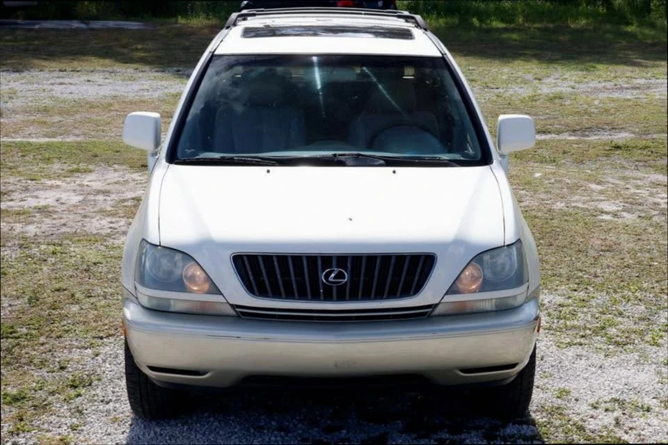 2000 Lexus RX 1st Gen - Image 15 of 16