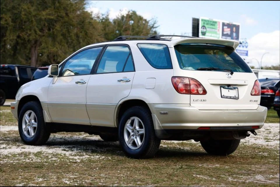 2000 Lexus RX 1st Gen - Image 3 of 16