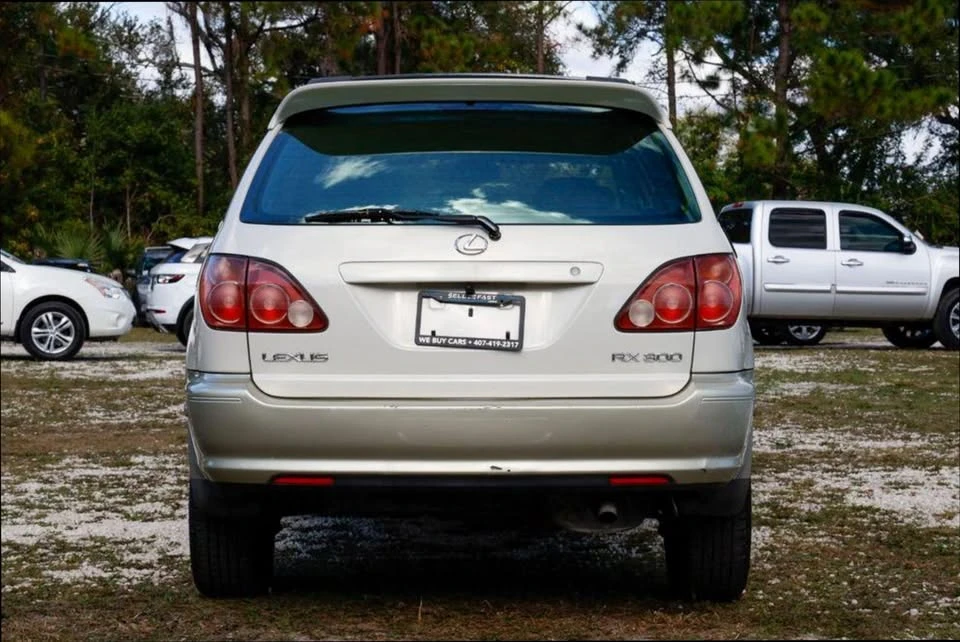 2000 Lexus RX 1st Gen - Image 5 of 16