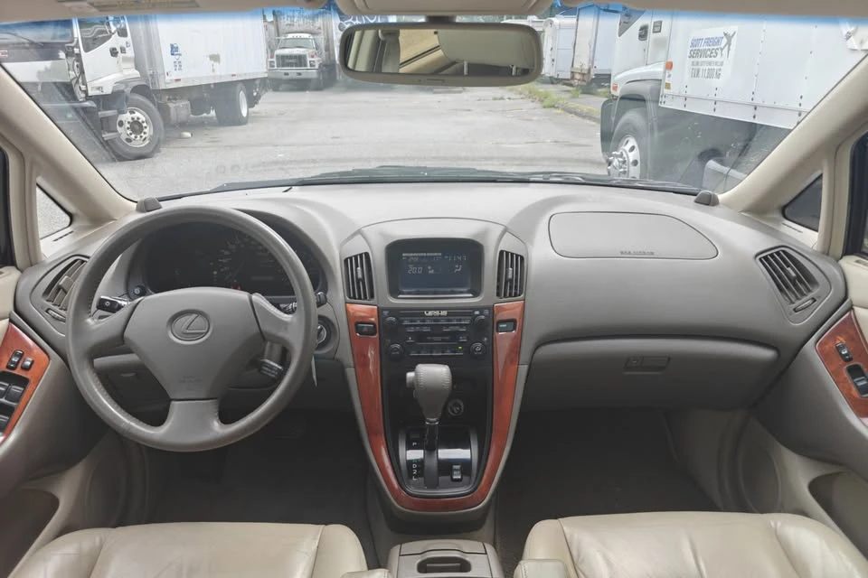 2000 Lexus RX 1st Gen - Image 13 of 16