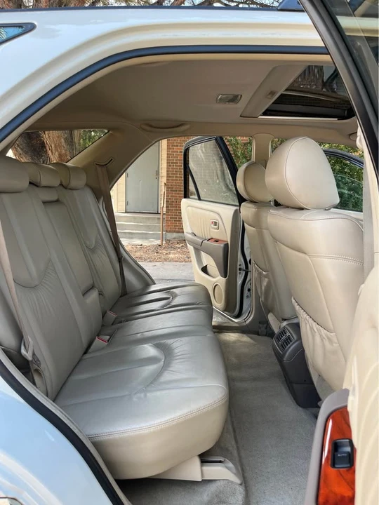 2000 Lexus RX 1st Gen - Image 11 of 14