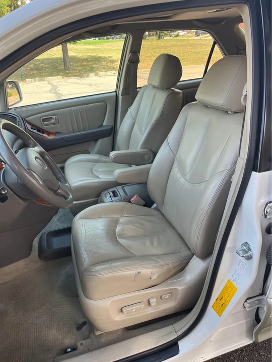 2000 Lexus RX 1st Gen - Image 8 of 14