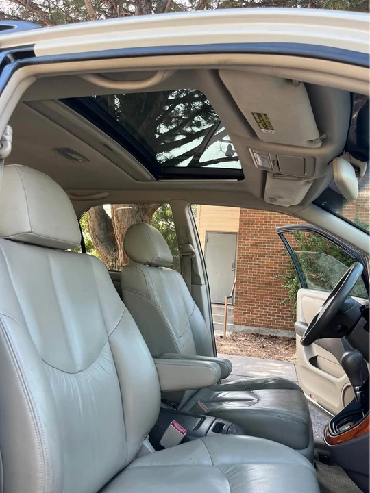 2000 Lexus RX 1st Gen - Image 10 of 14