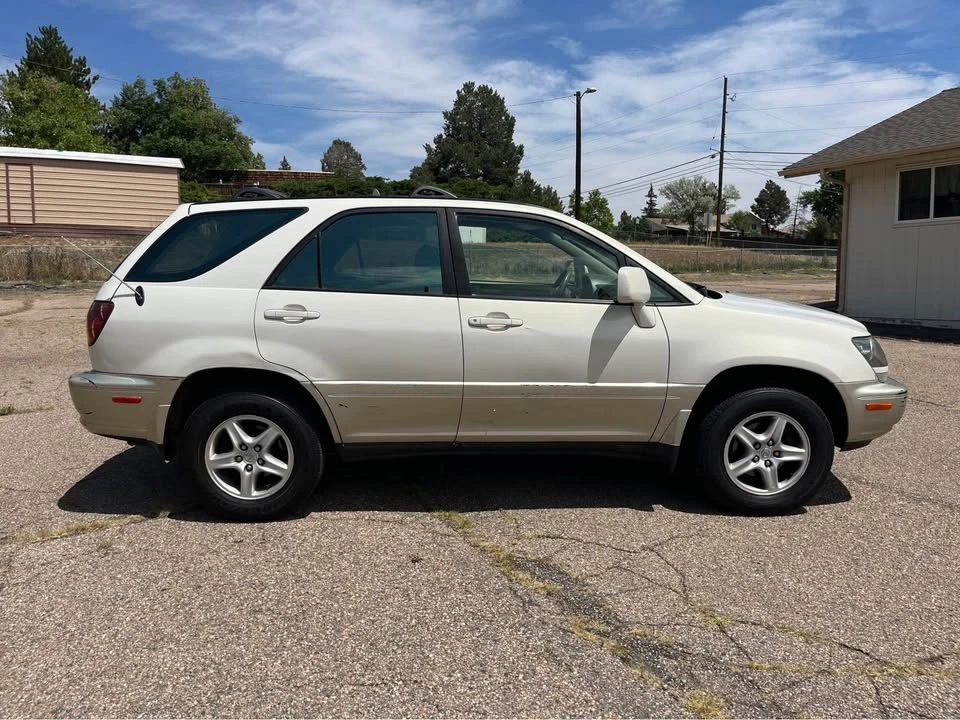 2000 Lexus RX 1st Gen - Image 5 of 14
