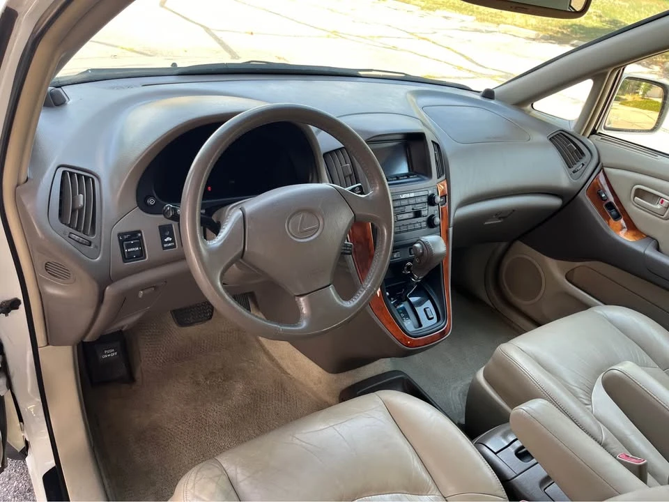 2000 Lexus RX 1st Gen - Image 7 of 14