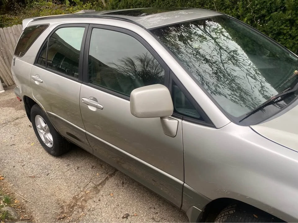 2000 Lexus RX 1st Gen - Image 2 of 10