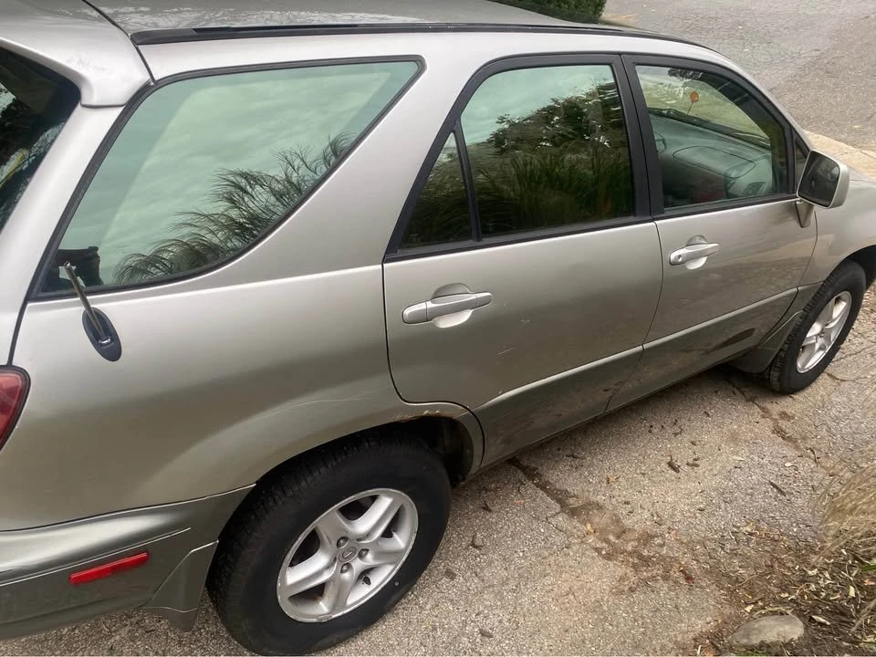 2000 Lexus RX 1st Gen - Image 3 of 10