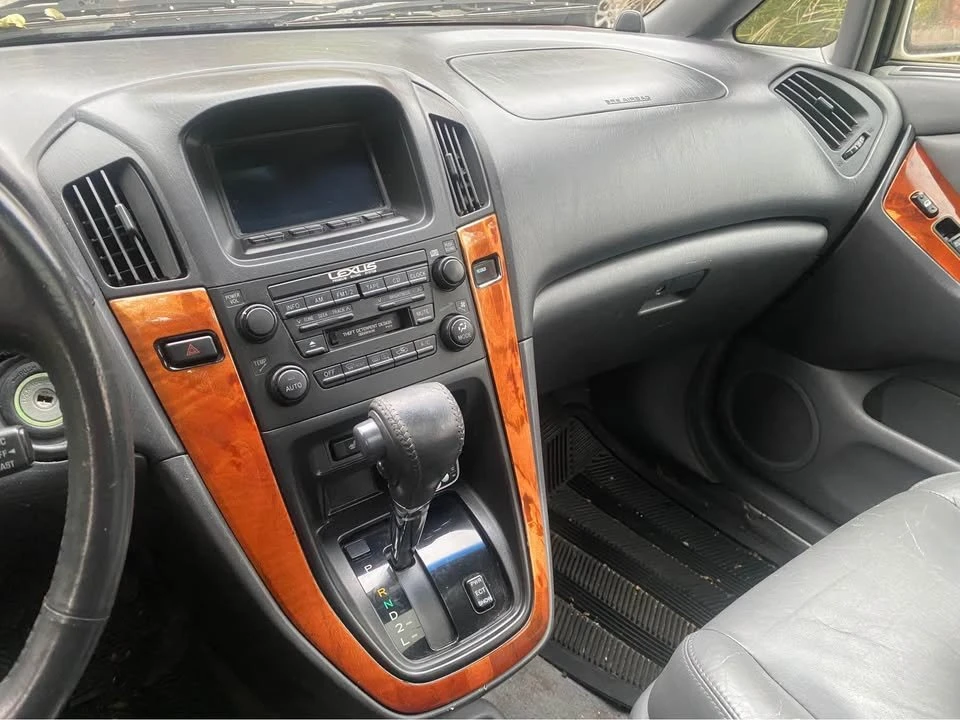 2000 Lexus RX 1st Gen - Image 8 of 10