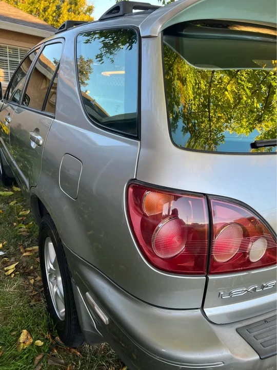 2000 Lexus RX 1st Gen - Image 3 of 10