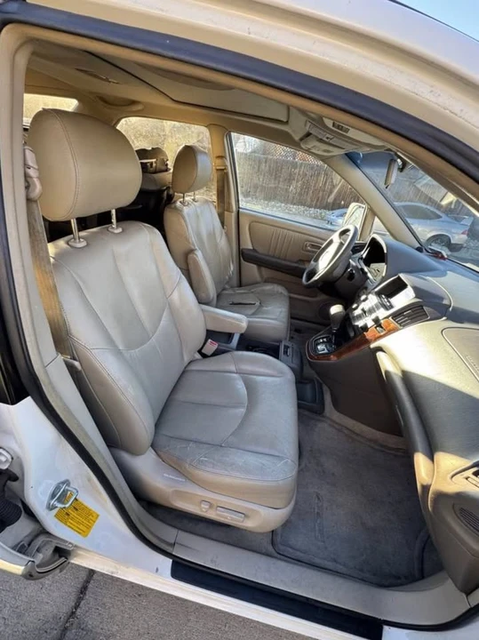 2000 Lexus RX 1st Gen - Image 11 of 14