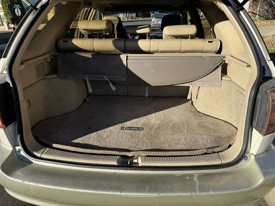 2000 Lexus RX 1st Gen - Image 13 of 14